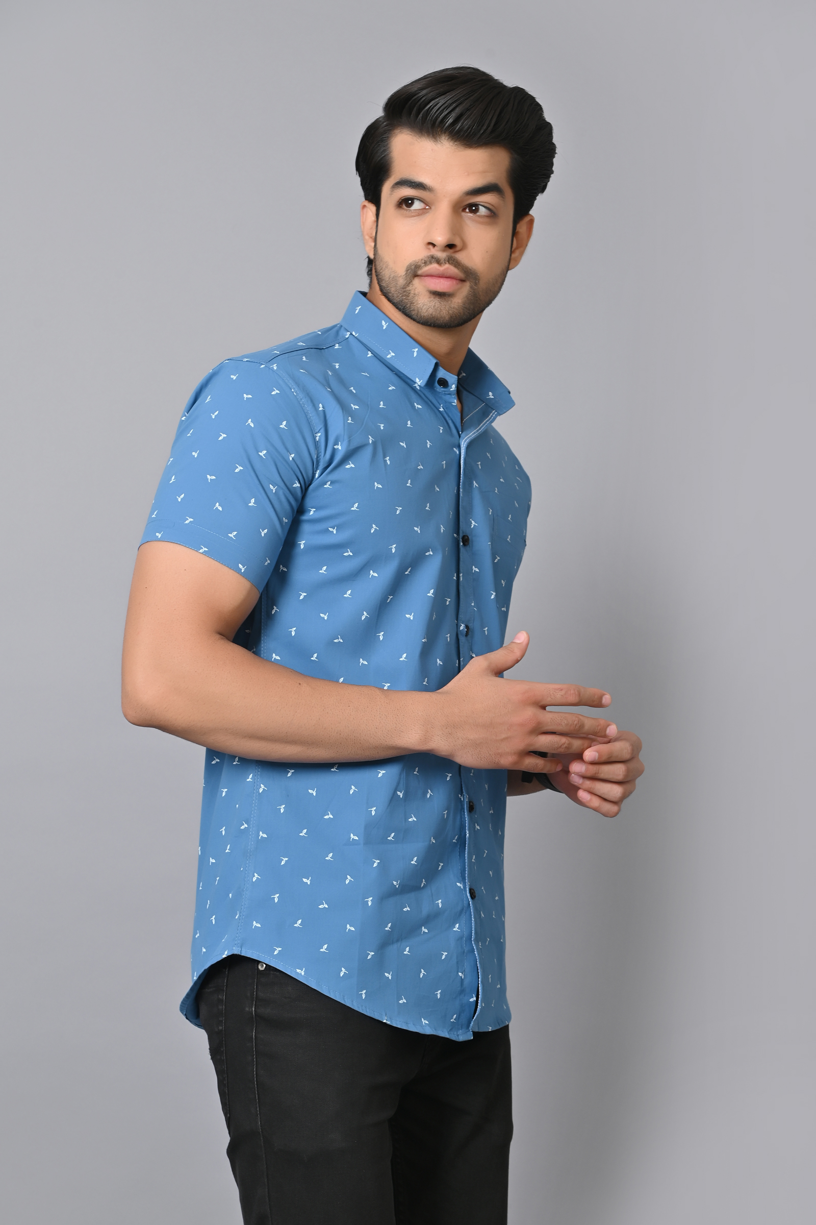 Mens Slim Fit Short Sleeves Casual Cotton Shirt